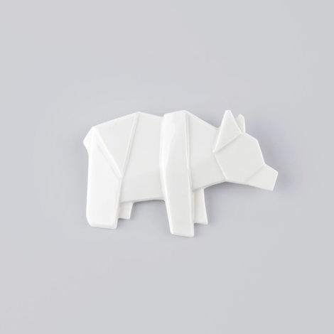 Porcelánová brož Medvěd bílá